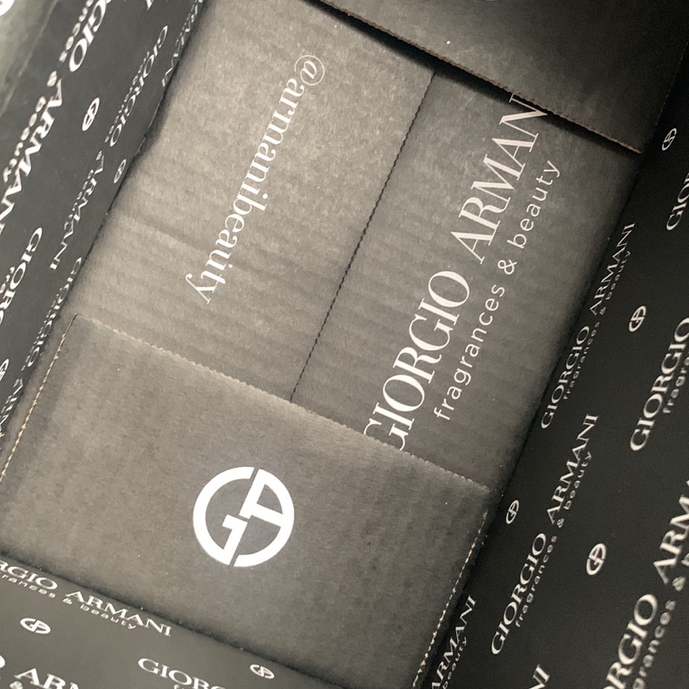 GIORGIO ARMANI Black Luxury Shipping Box Packaging Sturdy Wrap Gift Pack
